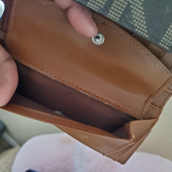 Michael Kors Wallet - Picture 3 of 5